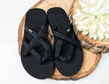 Load image into Gallery viewer, Teva Women&#39;s Olowahu Shoes
