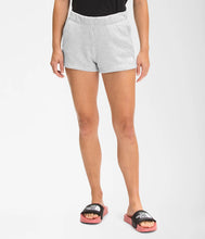 Load image into Gallery viewer, The North Face Women&#39;s Half Dome Logo 3&#39;&#39; Shorts