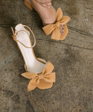Load image into Gallery viewer, Made For Fun Bow Heels Tan
