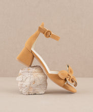 Load image into Gallery viewer, Made For Fun Bow Heels Tan