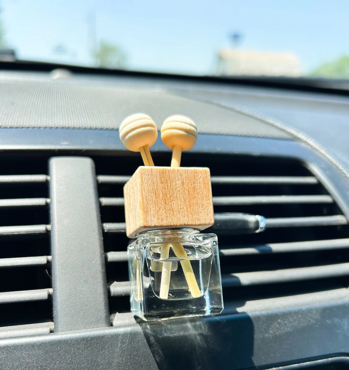 Sage & Co. Car Fragrance Diffuser Vent Clip in Black Raspberry Vanilla