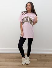 Load image into Gallery viewer, Lulu Mac Bottomland Camo Logo SS Tee in Blossom