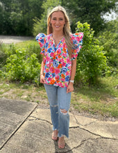 Load image into Gallery viewer, Gimme a Reason Floral Blouse