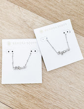 Load image into Gallery viewer, Kendra Scott Big Sis Pendant Necklace in Silver/Freshwater CLTRD Pearl