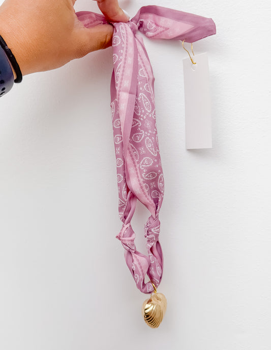 Let's Stay Trendy Scarf Necklace in Pink with a Heart