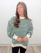 Load image into Gallery viewer, The Striped Fleece Exposed-Seam Sweatshirt in Hunter Green