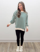 Load image into Gallery viewer, The Striped Fleece Exposed-Seam Sweatshirt in Hunter Green