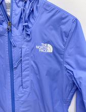Load image into Gallery viewer, The North Face Women&#39;s Alta Vista Rain Jacket in Virtual Blue