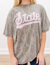 Load image into Gallery viewer, Pink State Script On Bottomland Camo SS Tee