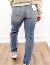 Load image into Gallery viewer, Tongue Tied High Rise Mom Jeans