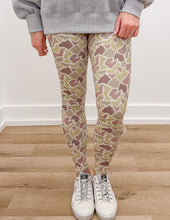 Load image into Gallery viewer, Lulu Mac Printed Leggings in Light Camo