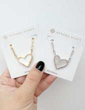 Load image into Gallery viewer, Kendra Scott Ari Heart Stmt Pndt Gold Necklace Ivory MOP