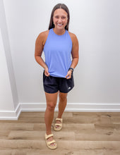 Load image into Gallery viewer, The North Face Women&#39;s Wander Shorts 2.0 in TNF Black