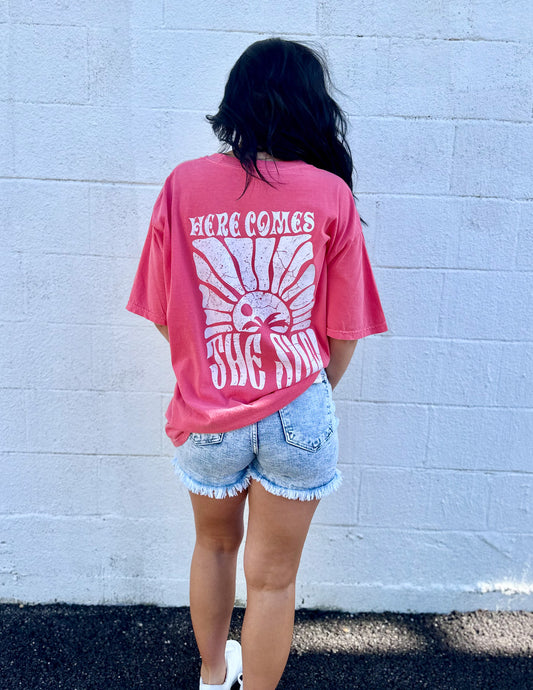 Here Comes the Sun Vintage Graphic Oversized SS Tee