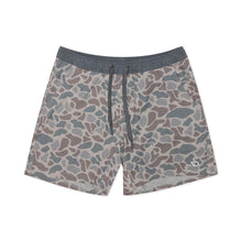 Load image into Gallery viewer, Burlebo 5.5" Athletic Shorts in Classic Deer Camo