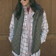 Load image into Gallery viewer, Southern Marsh Huntington Quilted Vest Burnt Taupe