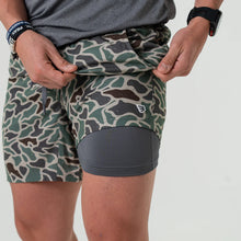 Load image into Gallery viewer, Burlebo 5.5&quot; Athletic Shorts in Retro Duck Camo