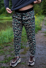 Load image into Gallery viewer, Burlebo Throwback Camo Fleece Jogger