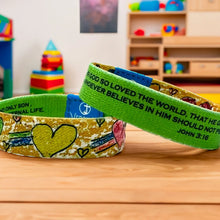 Load image into Gallery viewer, Versible Soar Survivor Series Bible Verse Wristband