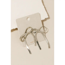 Load image into Gallery viewer, Silver Herringbone Chain Ribbon Bow Earrings