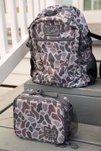 Load image into Gallery viewer, Burlebo Classic Deer Camo Lunchbox