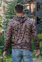 Load image into Gallery viewer, Burlebo Men&#39;s Gauge Camo Performance Hoodie