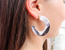 Load image into Gallery viewer, Tell Your Tale Earrings